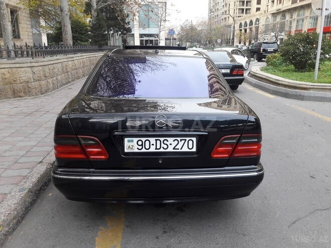 Mercedes E 270 2001, 293,000 km - 2.7 l - Bakı