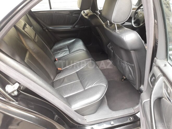 Mercedes E 270 2001, 293,000 km - 2.7 l - Bakı