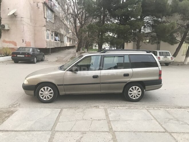 Opel Astra 1995, 176,700 km - 1.6 l - Sumqayıt