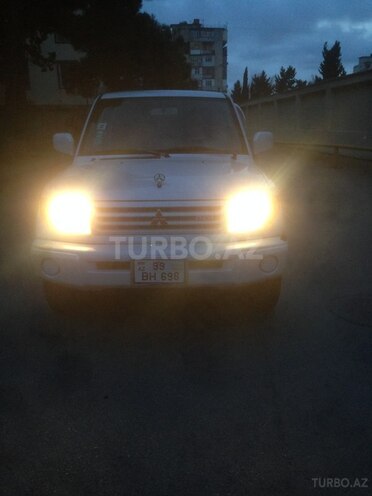 Mitsubishi Pajero io 1999, 313,000 km - 1.8 l - Bakı