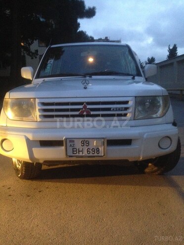 Mitsubishi Pajero io 1999, 313,000 km - 1.8 l - Bakı