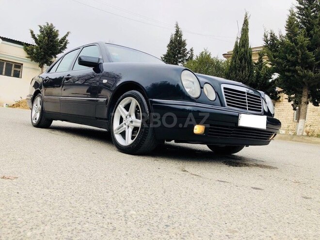 Mercedes E 240 1998, 298,000 km - 2.4 l - Sumqayıt
