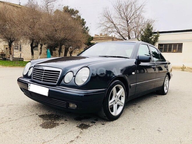 Mercedes E 240 1998, 298,000 km - 2.4 l - Sumqayıt