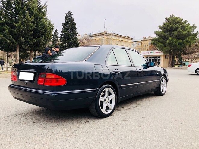 Mercedes E 240 1998, 298,000 km - 2.4 l - Sumqayıt