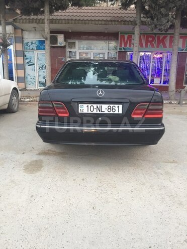 Mercedes E 220 2002, 368,000 km - 2.2 l - Bakı