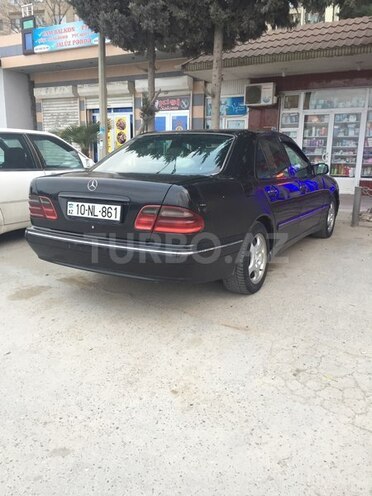 Mercedes E 220 2002, 368,000 km - 2.2 l - Bakı