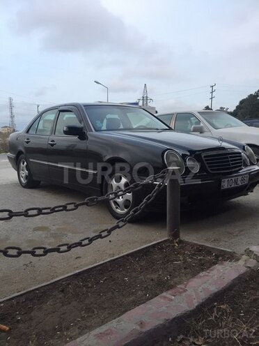 Mercedes E 220 2002, 368,000 km - 2.2 l - Bakı