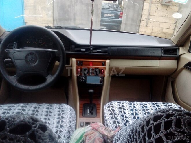 Mercedes E 250 1995, 542,185 km - 2.5 л - Bakı