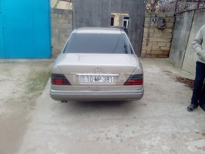 Mercedes E 250 1995, 542,185 km - 2.5 л - Bakı