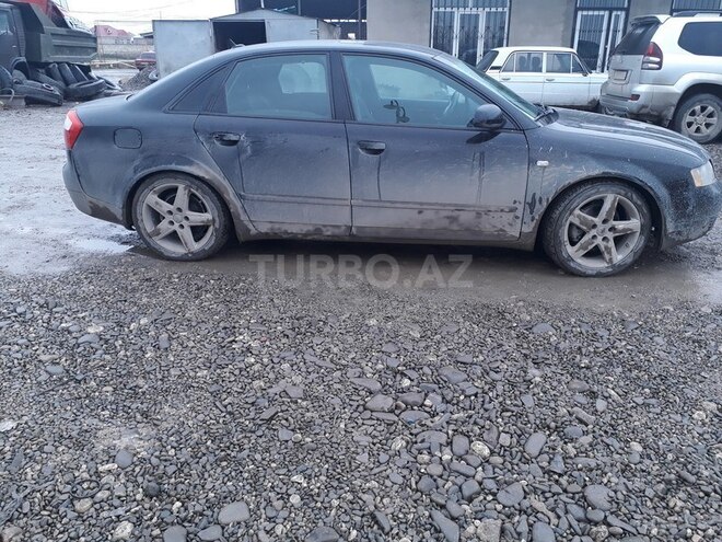 Audi A4 2003, 194,070 km - 1.8 l - Xaçmaz