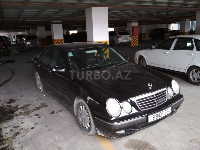 Mercedes E 240 2001, 283,000 km - 2.6 l - Bakı
