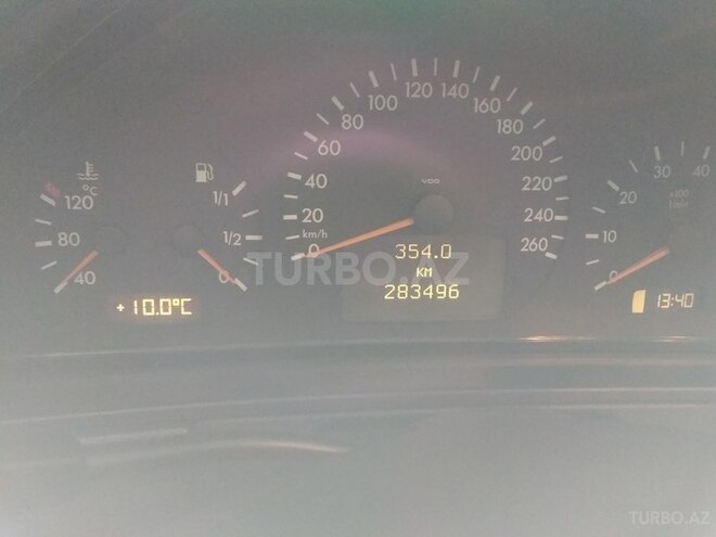 Mercedes E 240 2001, 283,000 km - 2.6 l - Bakı
