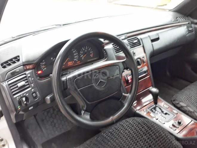 Mercedes E 240 1998, 279,400 km - 2.4 л - Bakı