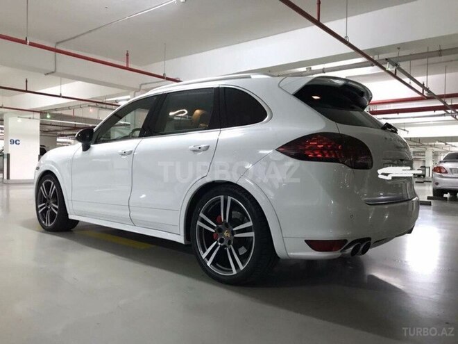 Porsche Cayenne GTS 2013, 88,000 km - 4.8 l - Bakı