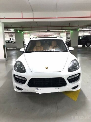 Porsche Cayenne GTS 2013, 88,000 km - 4.8 l - Bakı