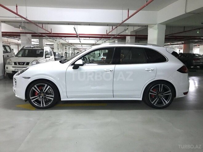 Porsche Cayenne GTS 2013, 88,000 km - 4.8 l - Bakı