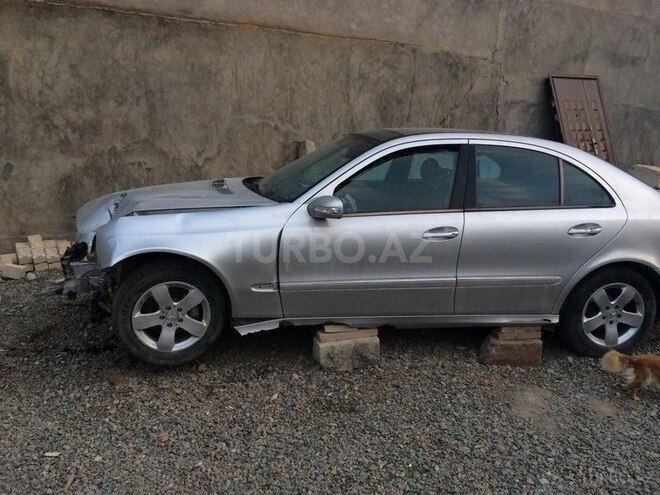 Mercedes E 320 2002, 210,000 km - 2.4 l - Gəncə