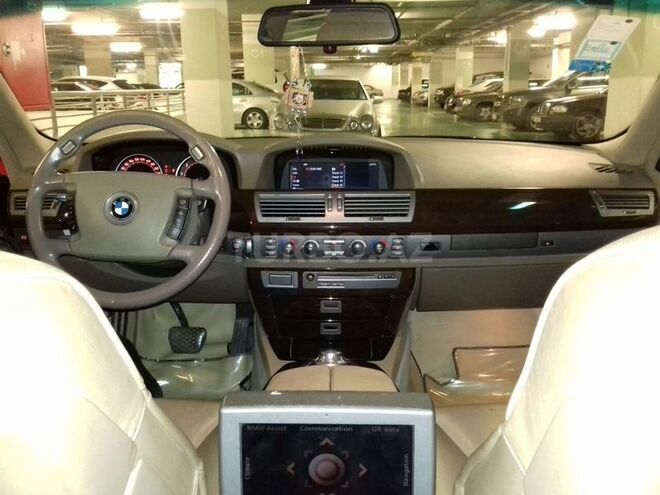 BMW 745 2004, 242,000 km - 4.4 л - Bakı