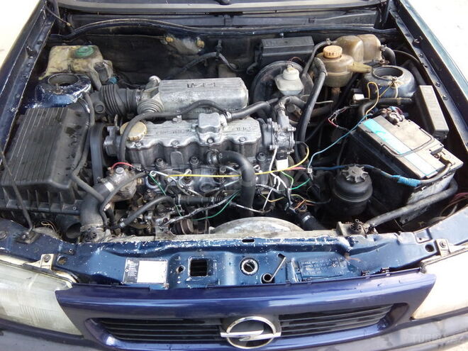 Opel Astra 1994, 280,000 km - 1.7 л - Bakı