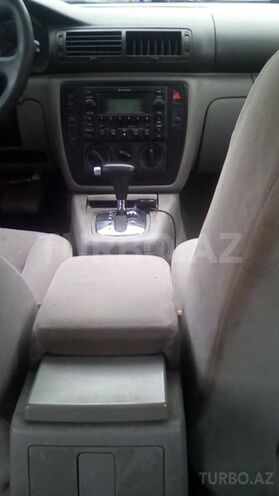 Volkswagen Passat 2002, 270,000 km - 0.3 l - Sabirabad