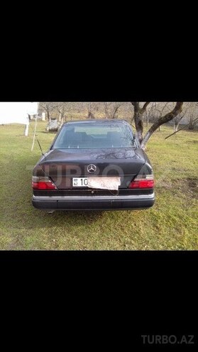 Mercedes E 200 1990, 459,175 km - 2.0 л - Qəbələ