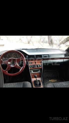Mercedes E 200 1990, 459,175 km - 2.0 л - Qəbələ