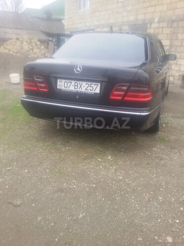 Mercedes E 270 2000, 212 km - 2.7 l - Astara