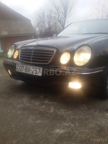 Mercedes E 270 2000, 212 km - 2.7 l - Astara