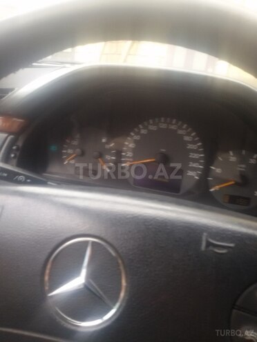 Mercedes E 270 2000, 212 km - 2.7 l - Astara