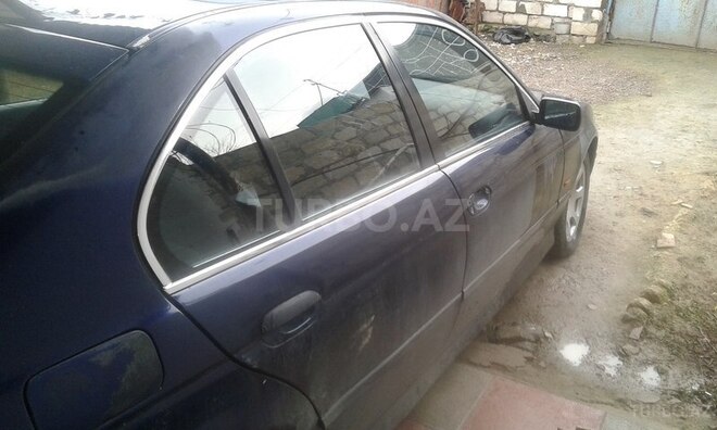 BMW 520 1997, 310,000 km - 2.0 l - Tovuz