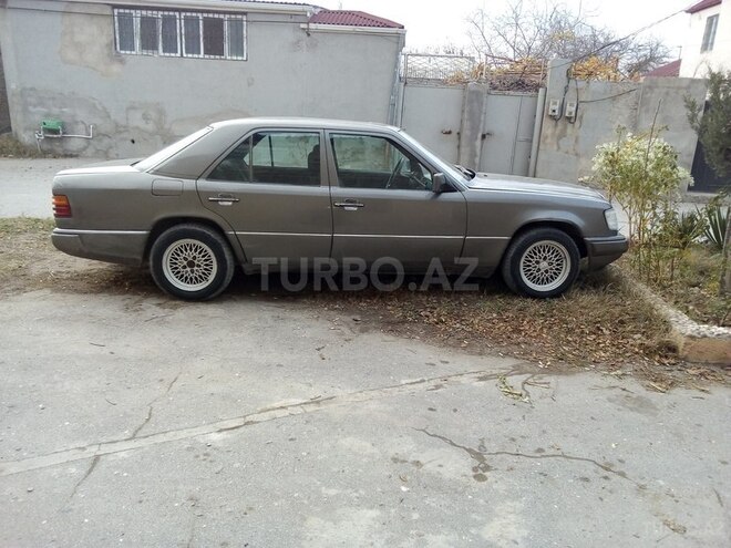Mercedes E 230 1992, 227,414 km - 2.3 l - Sumqayıt