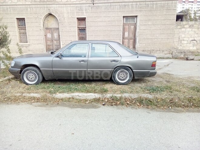 Mercedes E 230 1992, 227,414 km - 2.3 l - Sumqayıt