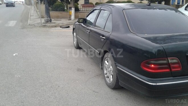 Mercedes E 220 2000, 341,000 km - 2.2 l - Bakı