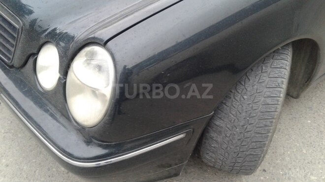 Mercedes E 220 2000, 341,000 km - 2.2 l - Bakı