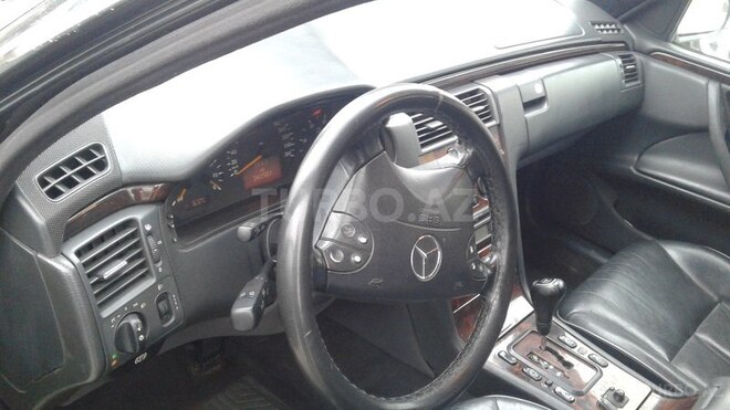 Mercedes E 220 2000, 341,000 km - 2.2 l - Bakı