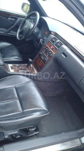 Mercedes E 220 2000, 341,000 km - 2.2 l - Bakı