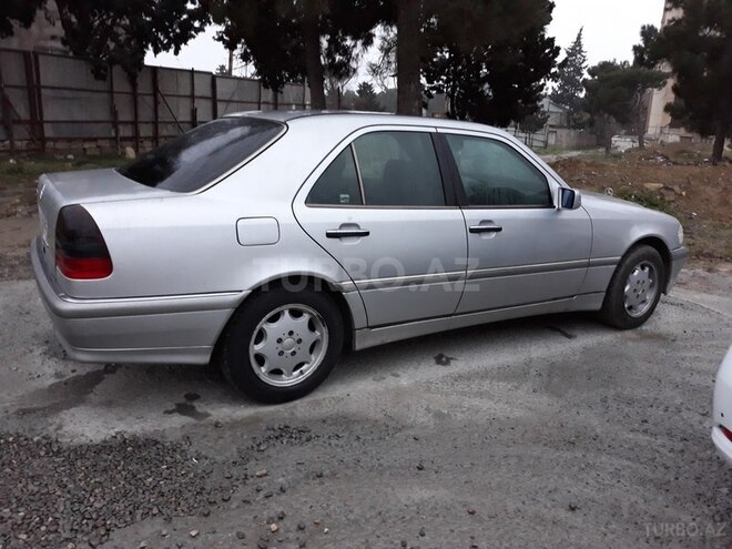 Mercedes C 230 1997, 276,000 km - 2.3 л - Bakı
