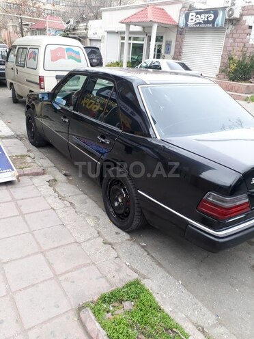 Mercedes E 260 1990, 332,500 km - 2.6 l - Bakı