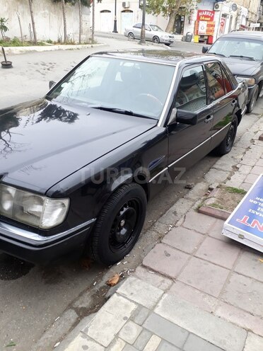 Mercedes E 260 1990, 332,500 km - 2.6 l - Bakı