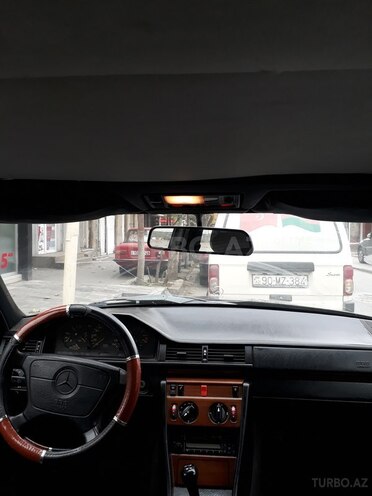 Mercedes E 260 1990, 332,500 km - 2.6 l - Bakı