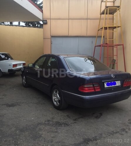 Mercedes E 240 1998, 350,000 km - 2.4 l - Bakı