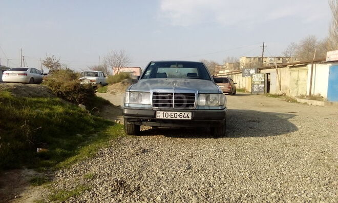 Mercedes E 300 1987, 340,000 km - 3.0 l - Sumqayıt