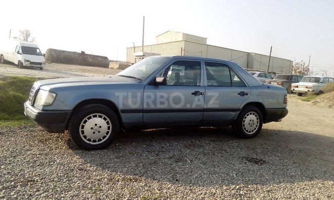 Mercedes E 300 1987, 340,000 km - 3.0 l - Sumqayıt
