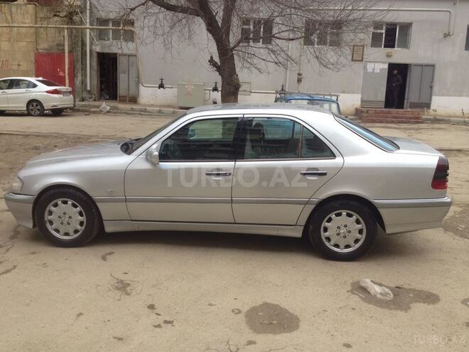 Mercedes C 240 2000, 212,500 km - 2.4 l - Bakı