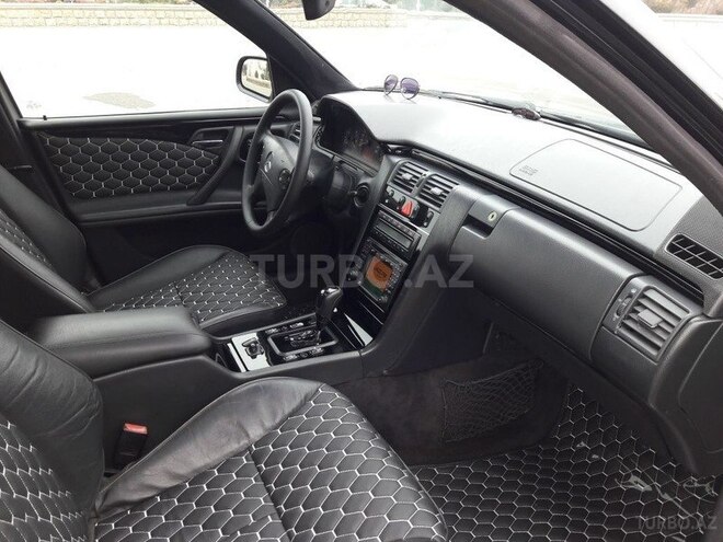 Mercedes E 320 2000, 265,000 km - 0.4 л - Bərdə