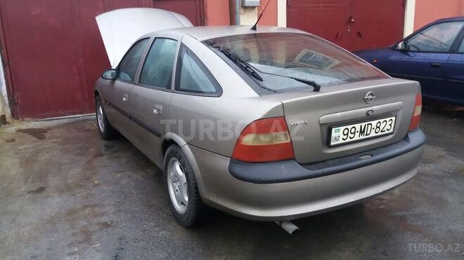 Opel Vectra 1996, 234,000 km - 2.0 l - Qazax