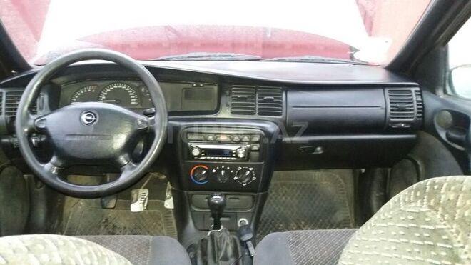 Opel Vectra 1996, 234,000 km - 2.0 l - Qazax