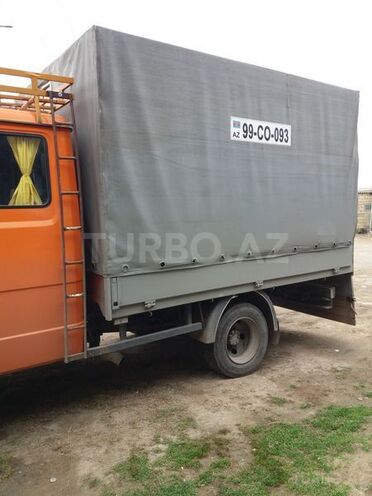 Mercedes Vario 2002, 352,300 km - 4.3 l - Salyan