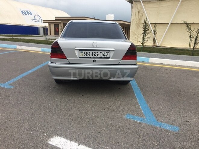 Mercedes C 220 1999, 180,200 km - 2.2 л - Bakı