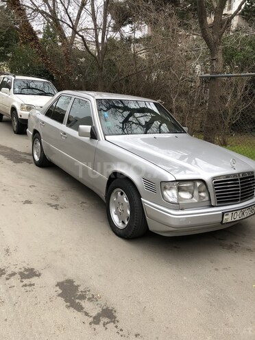 Mercedes E 250 1995, 650,000 km - 2.5 l - Bakı